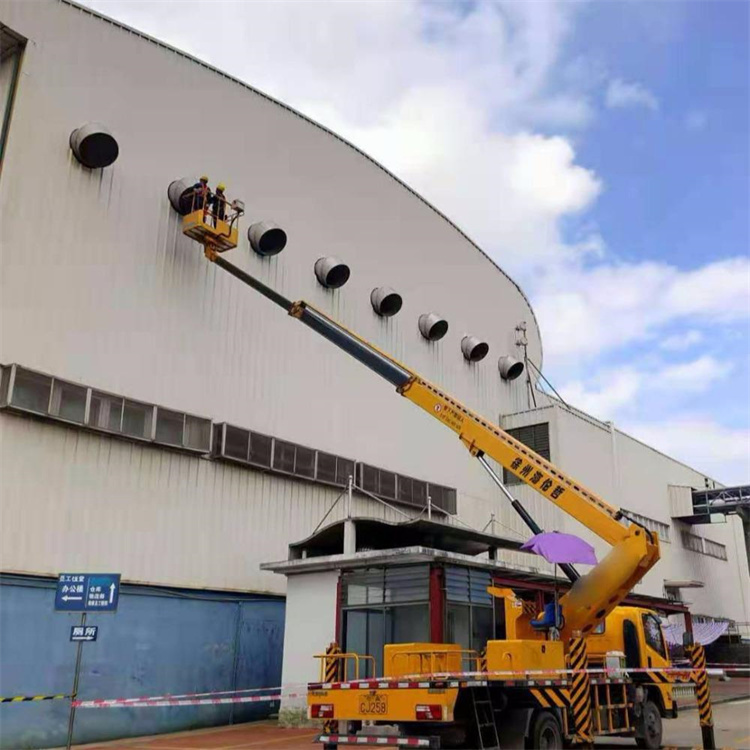 熊口镇高空作业车出租服务：专业广告牌安装解决方案